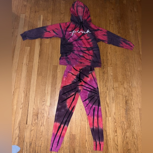 PINK Victoria's Secret Tops - PINK Victoria's Secret Lounge Set